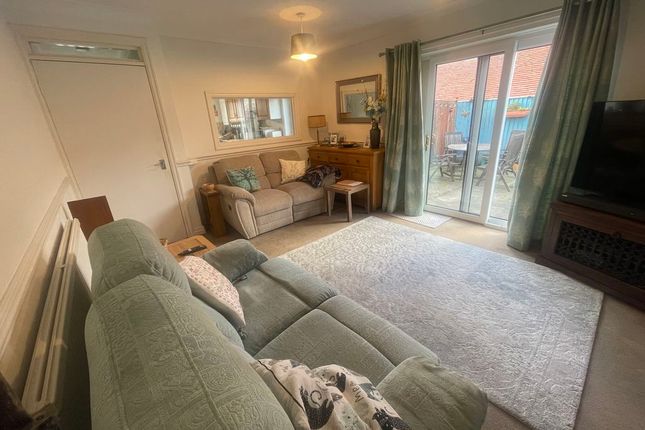 Pine Grove, Colwyn Bay photo 3