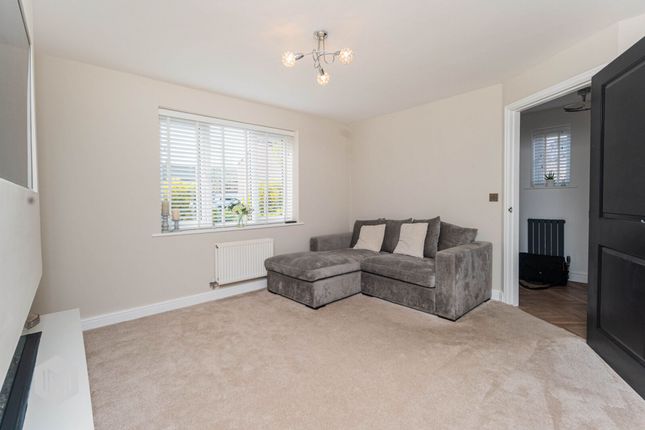 6 Sky Lark Close, Bolton photo 4