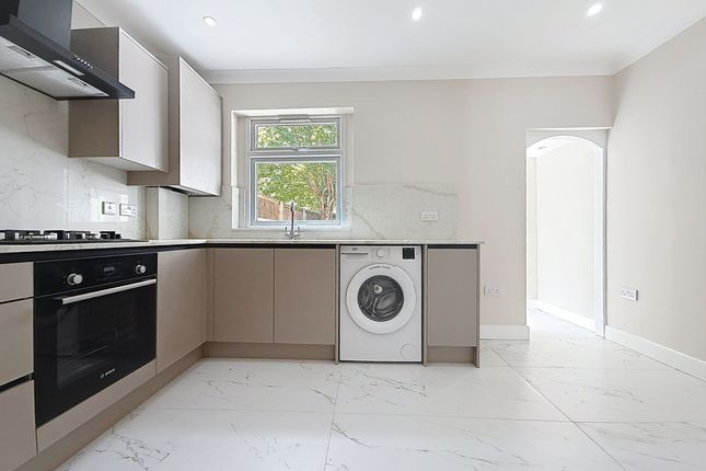 21 Sutcliffe Road, London photo 2