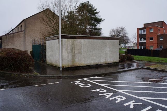 Parking/garage to rent in Cluny Place, Glenrothes, Fife