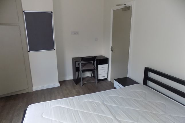 Room to rent in Queens Road, Sheffield