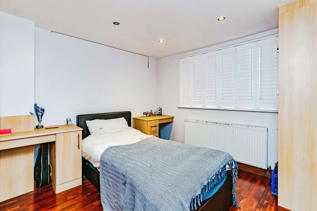 Terraced house for sale in Melrose Avenue, London