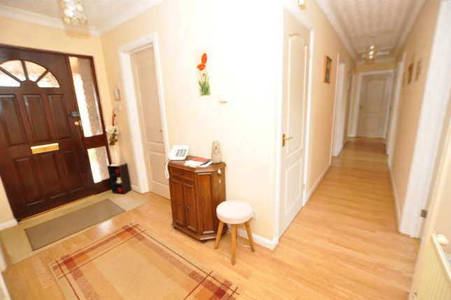10, Ger Y Capel, Carmarthen photo 4