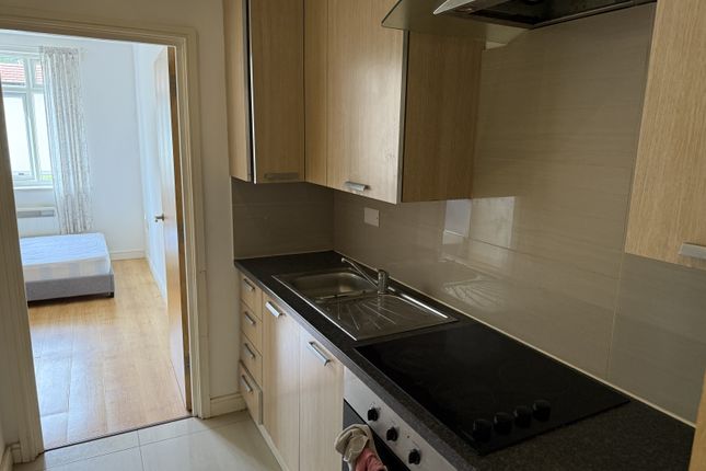 Flat 4s, Simon Court, London photo 4