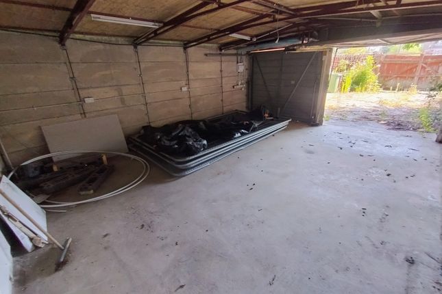Double Garage At Rear Of, Upper Street, Wolverhampton photo 3