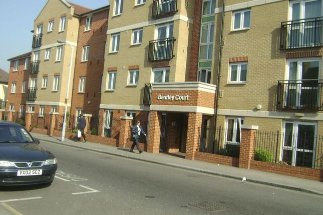Flat for sale in Bentley Court (Lewisham), Lewisham