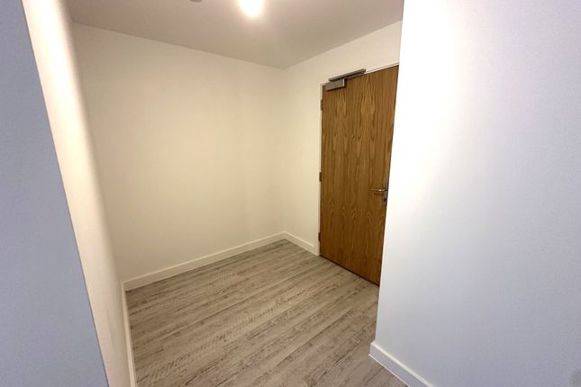 505, Peterborough photo 3