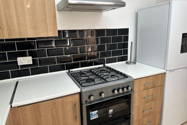 83, Lopen Road, London photo 2
