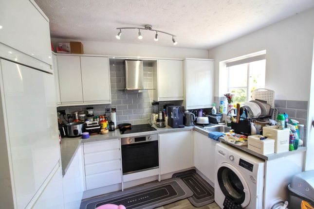 101, Lark Vale, Aylesbury photo 3