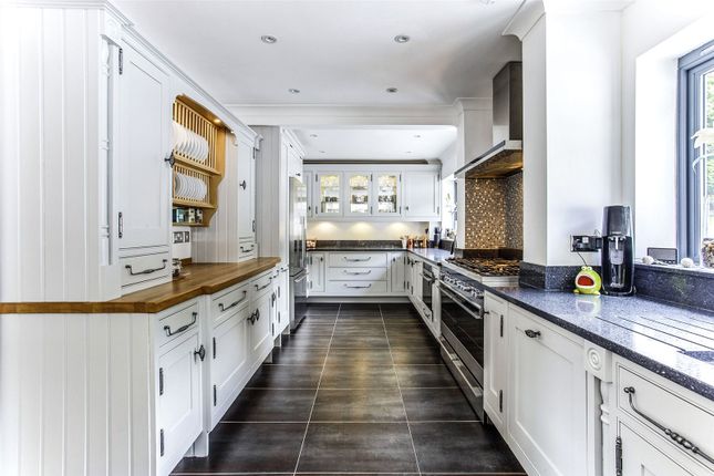 25, Harmer Green Lane, Hertfordshire photo 4