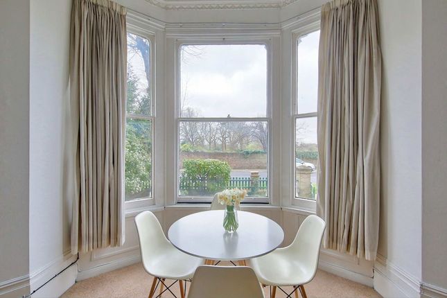 8 Parkview, Church Grove, Kingston Upon Thames photo 3