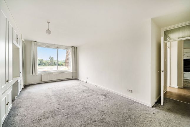 Elm Lodge, Bishop's Park photo 4
