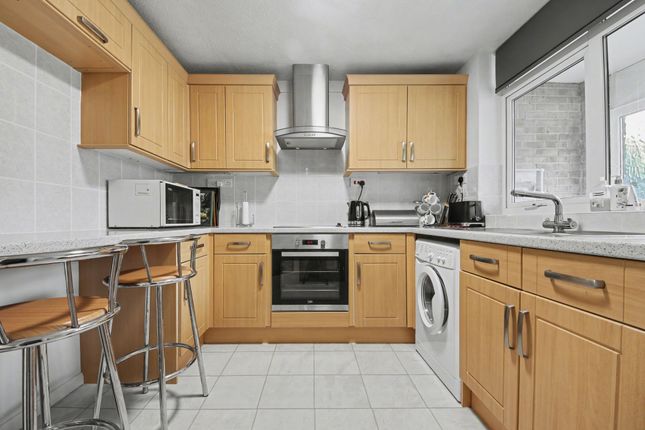 2 Cunningham Avenue, Southampton photo 3