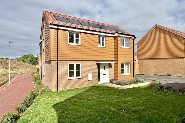4-bed detached on 12, Dotterel Way, Yeovil, £450,000