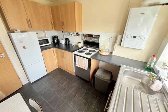 17, Lawnswood Drive, Great Yarmouth photo 4
