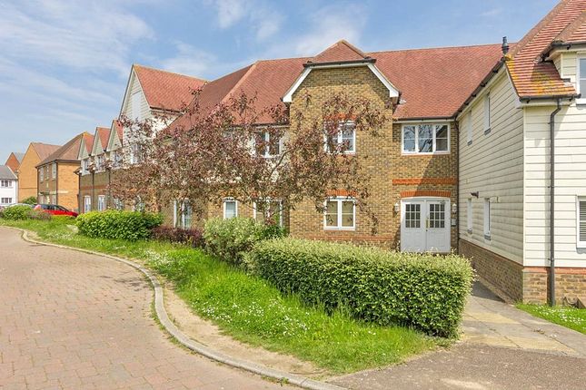 Thumbnail Flat to rent in Wigeon Road, Iwade, Kent