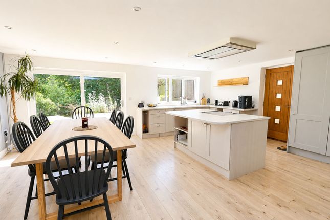 14 Lanherne Avenue, Newquay photo 3