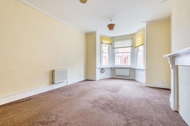 3 Maesderwen, Temple Street, Llandrindod Wells photo 3