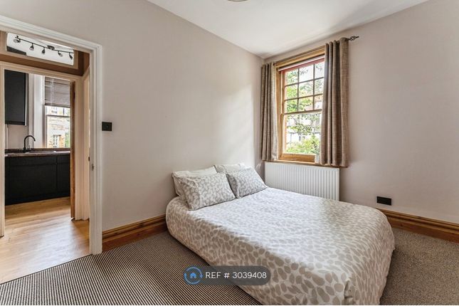 B Hornsey Lane Gardens, Flat Highgate, London photo 2