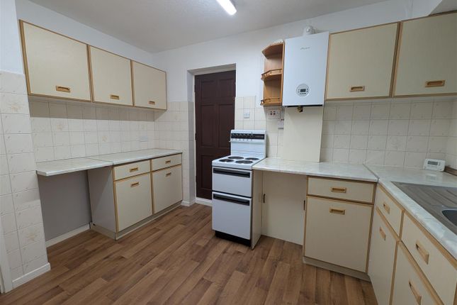 8, Carleton Drive, Darlington photo 4