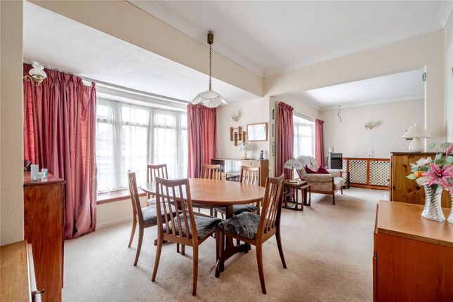 3, Highwood Close, Orpington photo 4