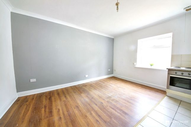 Flat 4, 53 Derby Road, Widnes photo 4