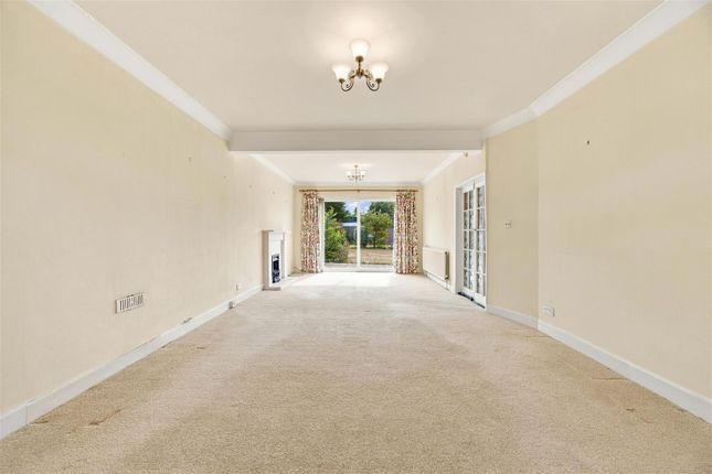 17, The Rise, Hillingdon Village photo 4