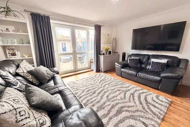 17, BARBERRY CLOSE, HAROLD HILL photo 2