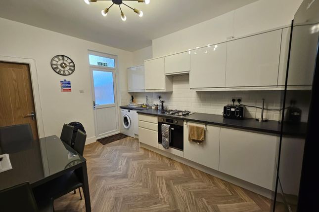 Room to rent in Room 4, 53 Bentley Road, Bentley, Doncaster