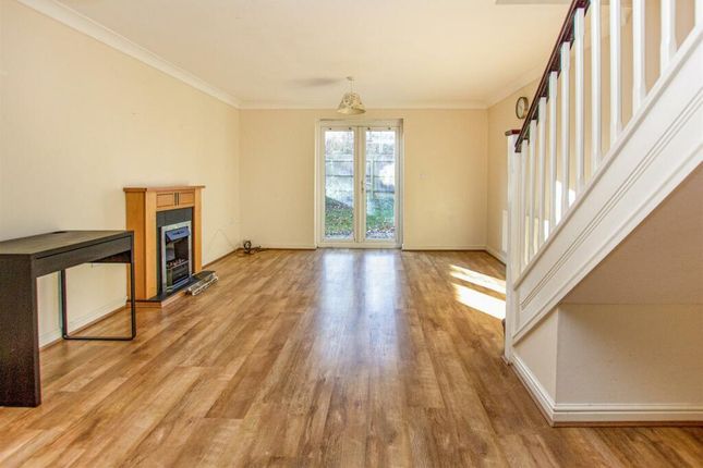 24, Abbots Way, Kettering photo 4