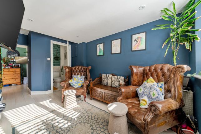 5, Brownhill Close, Chandler's Ford photo 3