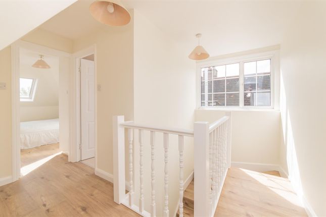 Flat for sale in Helenslea Avenue, Golders Green, London