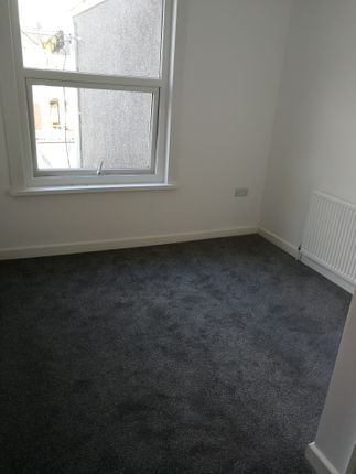 Room to rent in Quay Street, Ammanford
