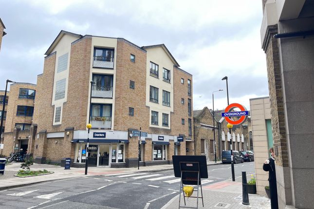 Parking/garage to rent in Wapping High Street, Wapping, London