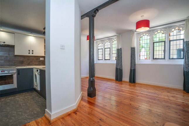 Flat 3, Ashlar Court, 270, Creighton Avenue, London photo 3