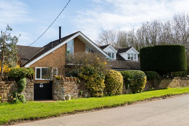 45 The Twistle, Daventry photo 3