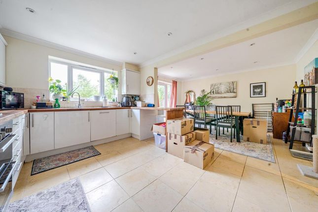 30 WOODFORD MILL, Witney, Witney photo 3