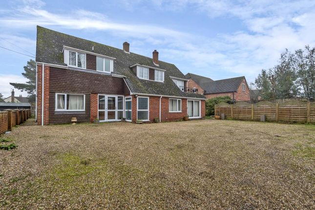 Detached house to rent in Chieveley, Berkshire