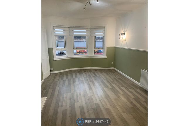 Main Lounge At Bay Window