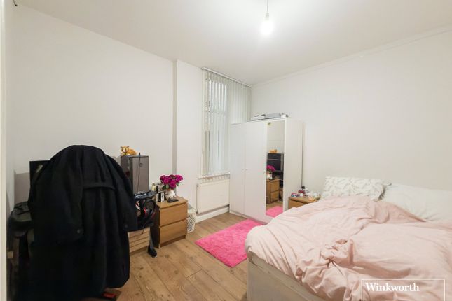 Dagmar Avenue, Wembley photo 2