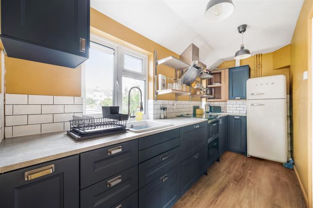 2A, Chywoone Avenue, Penzance photo 3