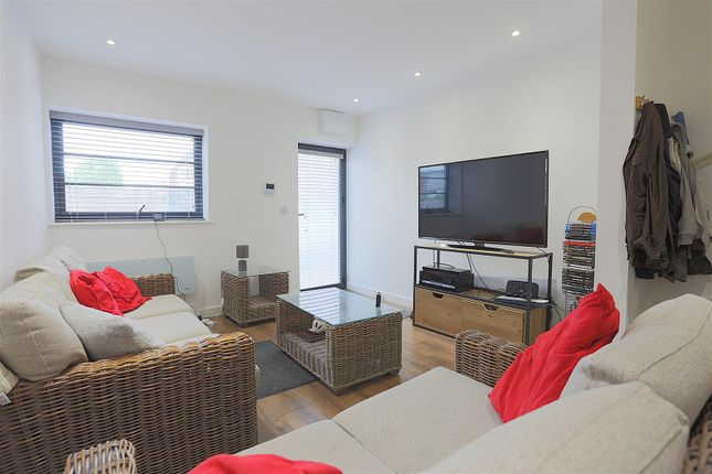 3, Beaumont Court, Avonmouth photo 4