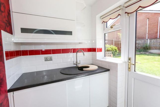 16, KIDDERMINSTER photo 4