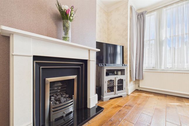 12, Ladbroke Road, Enfield photo 4