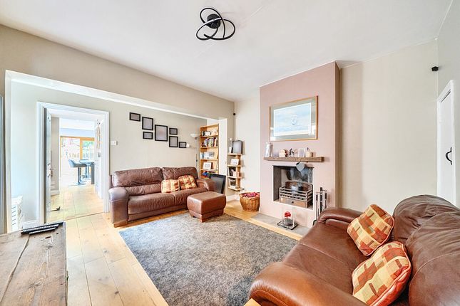 73, Little Roke Avenue, Kenley photo 3