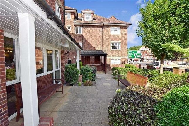 30, Worthington Lodge, Hythe photo 2
