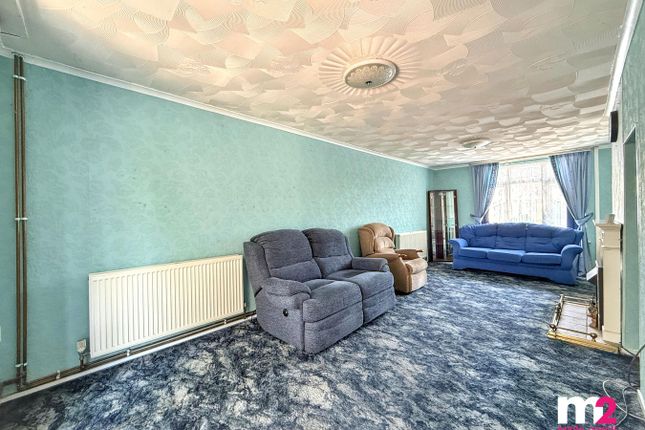 1, Chelmer Close, Newport photo 4