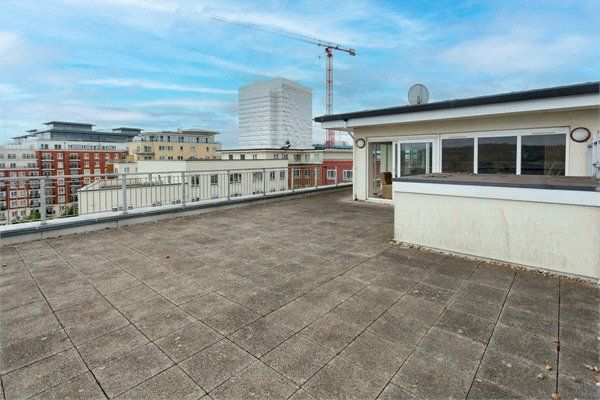 Flat for sale in Boulevard Drive, Beaufort Park, Colindale