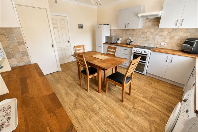 8, Hollowhead Lane, Blackburn photo 4