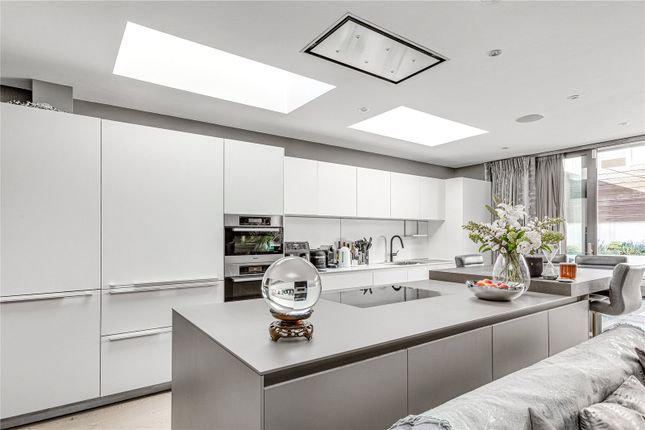 End terrace house for sale in Campana Road, Parsons Green